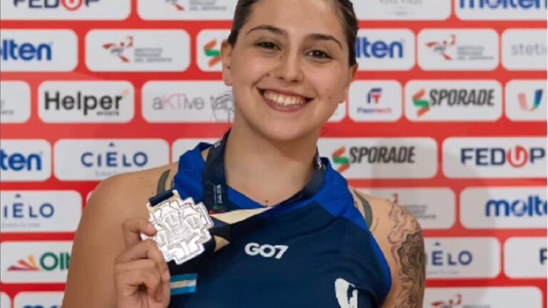 Guadalupe Pendenza con la selección universitaria