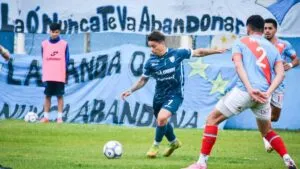Villa San Carlos Logra una Victoria Agónica ante Arsenal en el Torneo de Primera B